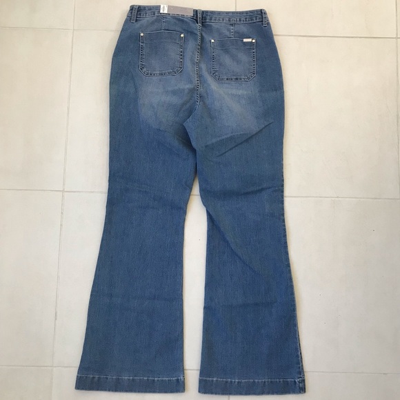 Jennifer Lopez High Rise Flare Stretch Jeans J247 - Picture 7 of 8